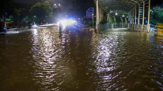 heavy rain in delhi