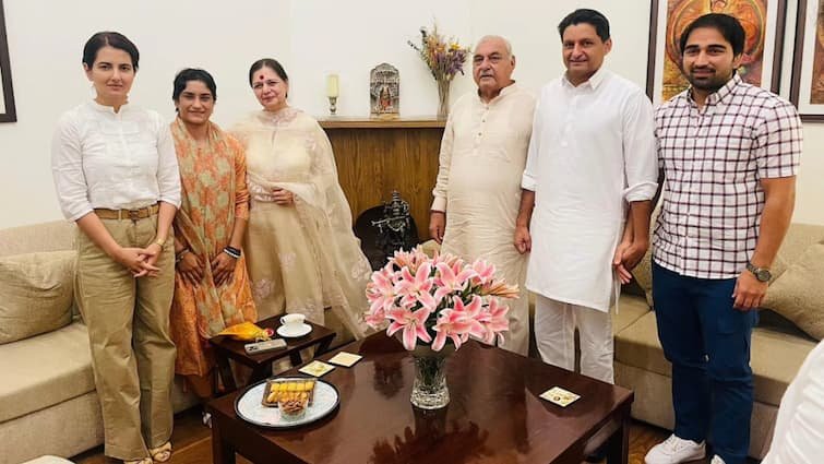 विनेश फोगट कांग्रेस में शामिल होंगी? भूपेंद्र सिंह हुड्डा ने किया बड़ा दावा