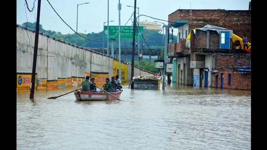Ganga water level crosses warning level in Kashi
