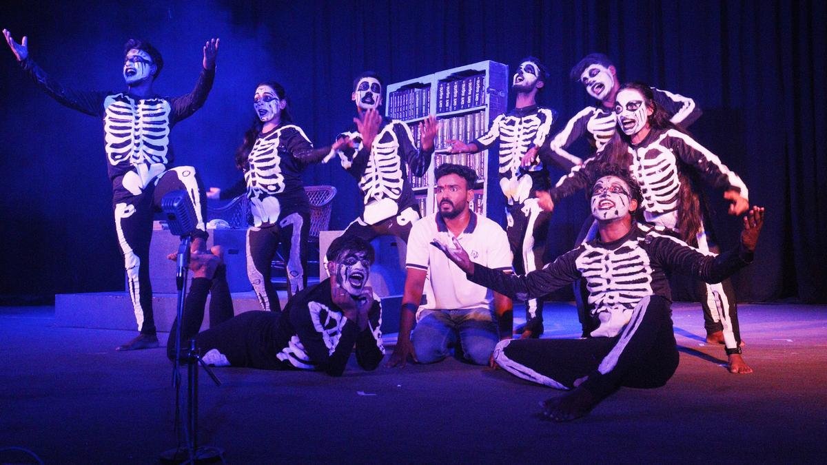 एक विद्वान की मौत | कन्नड़ नाटक 'रक्त विलाप' शोधकर्ता एमएम कलबुर्गी की 2015 में हुई हत्या पर आधारित है