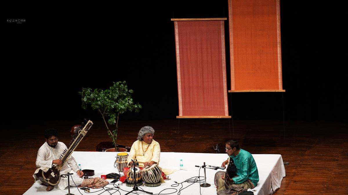 पंडित विष्णु दिगंबर जयंती कैसे हिंदुस्तानी संगीत परंपरा को कायम रखते हैं
