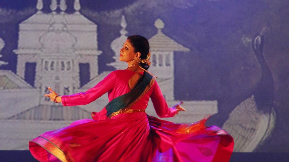 मधु नटराज की 'कथक में कथाएँ' ने दिखाया कि कैसे नृत्य शैली नई कहानियाँ कहने के लिए विकसित हुई है