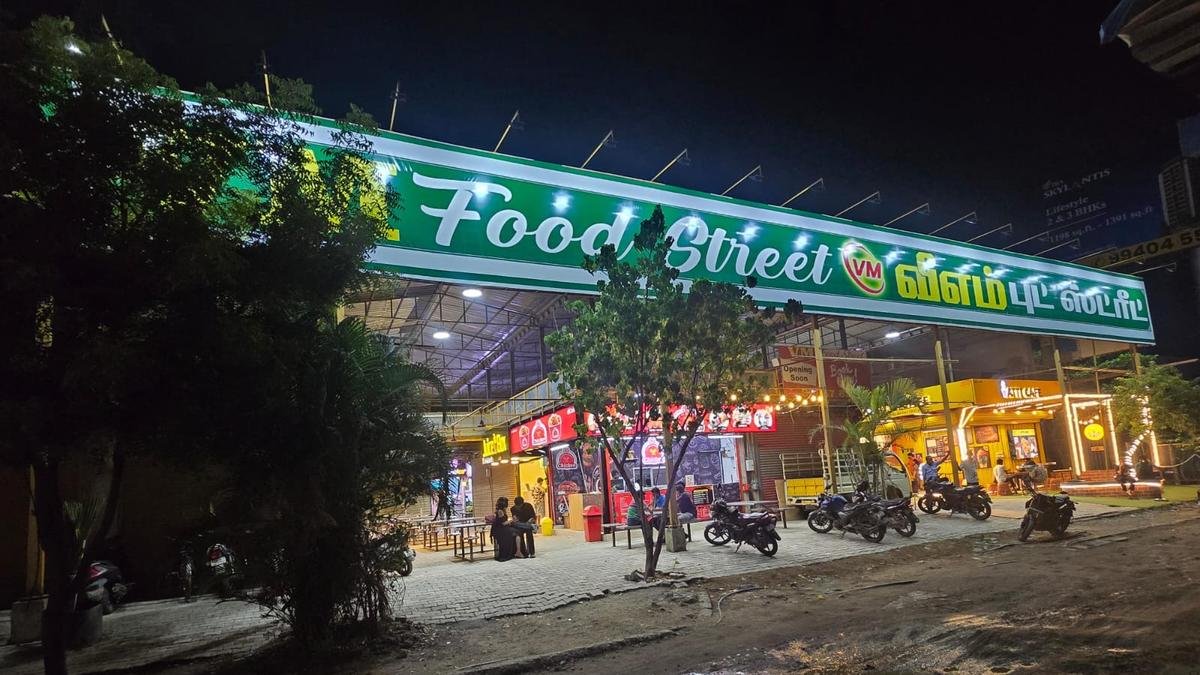 ओल्ड महाबलीपुरम रोड, युवाओं और बूढ़ों के लिए देर रात भोजन का स्वर्ग है