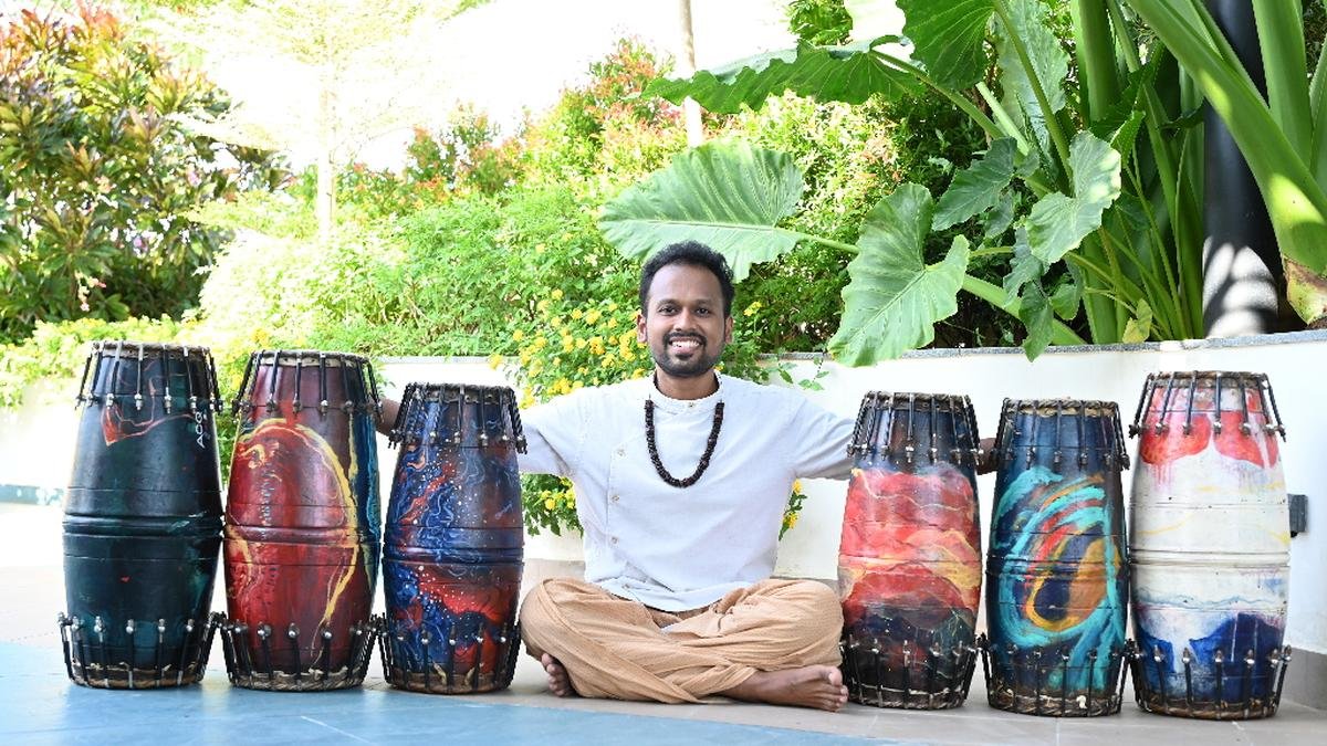कैसे मृदंगम को रंगीन कैनवास में बदला जा रहा है