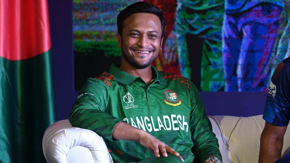 शाकिब अल हसन ने बांग्लादेश में छात्रों के नेतृत्व वाले विरोध प्रदर्शन पर चुप रहने के लिए माफ़ी मांगी