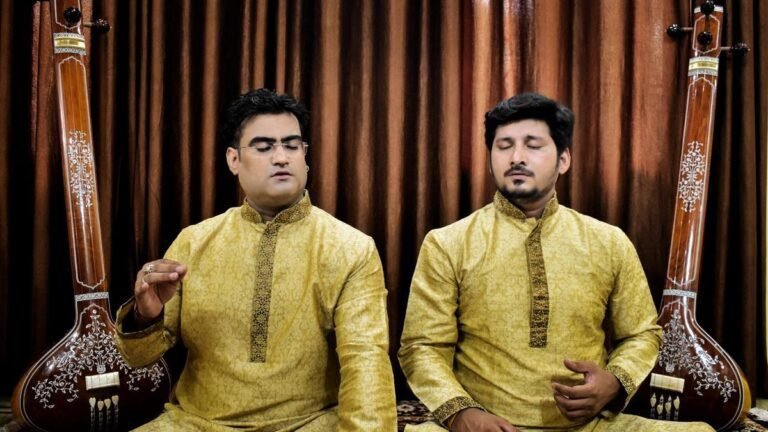 उन भाइयों से मिलें जो ध्रुपद को लोकप्रिय बनाने के मिशन पर हैं