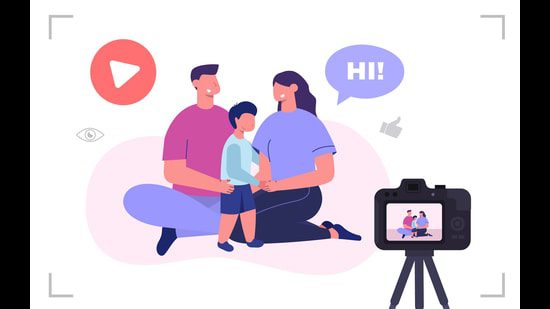 फैशन शोकेस से लेकर खिलौनों की समीक्षा तक, ये युवा