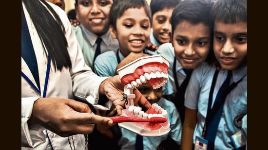 केंद्र का ध्यान सामान्य स्वास्थ्य, मौखिक स्वास्थ्य, पोषण/शारीरिक गतिविधि, दवा/शराब/तंबाकू की रोकथाम, गर्भावस्था/एसटीआई की रोकथाम और सामाजिक और भावनात्मक स्वास्थ्य पर होगा। (एचटी फोटो)