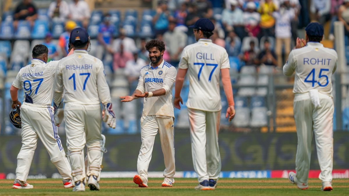 भारत ने चार अहम विकेट गंवाए, रवींद्र जड़ेजा और वाशिंगटन सुंदर ने मुंबई की उमस में कीवी टीम के पसीने छुड़ाए