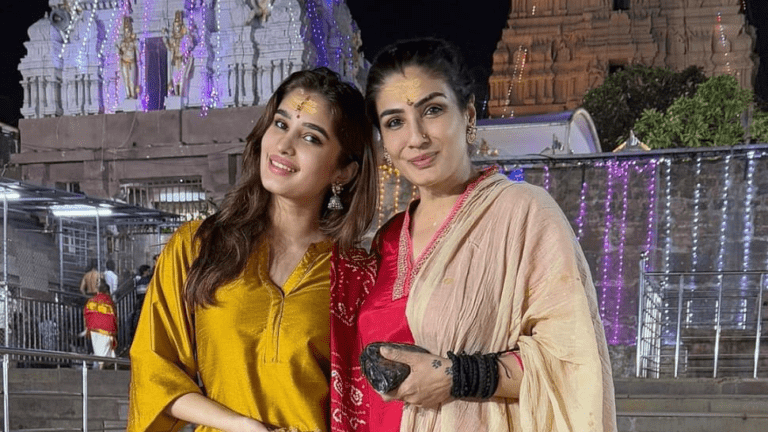 रवीना टंडन और बेटी राशा ने मल्लिकार्जुन मंदिर में आशीर्वाद लिया