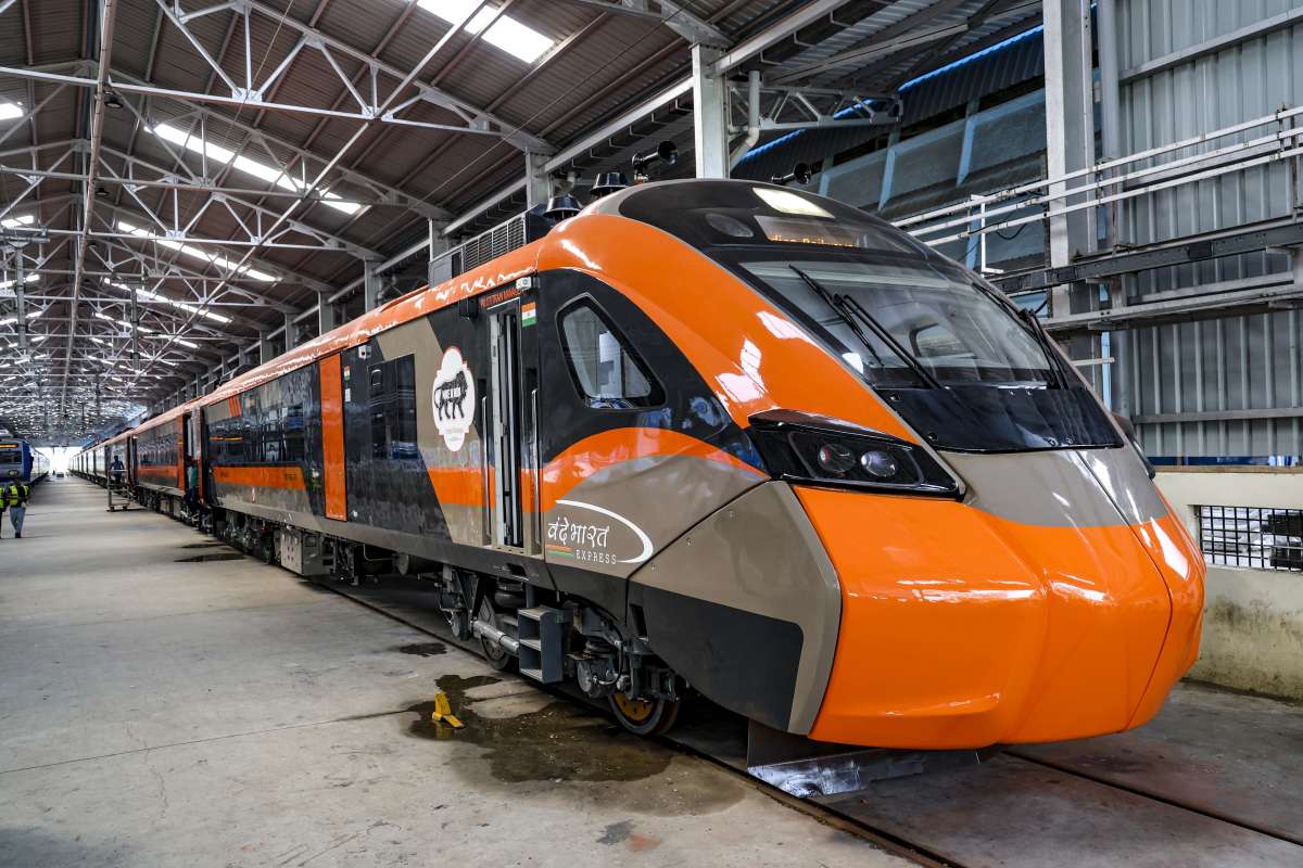 वंदे भारत स्लीपर ट्रेनों को इस कारण से देरी का सामना करना पड़ सकता है