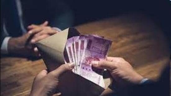 सीबीआई ने क्षेत्रीय भविष्य निधि आयुक्त और प्रवर्तन अधिकारी समेत तीन आरोपियों को गिरफ्तार किया है. (फ़ाइल)