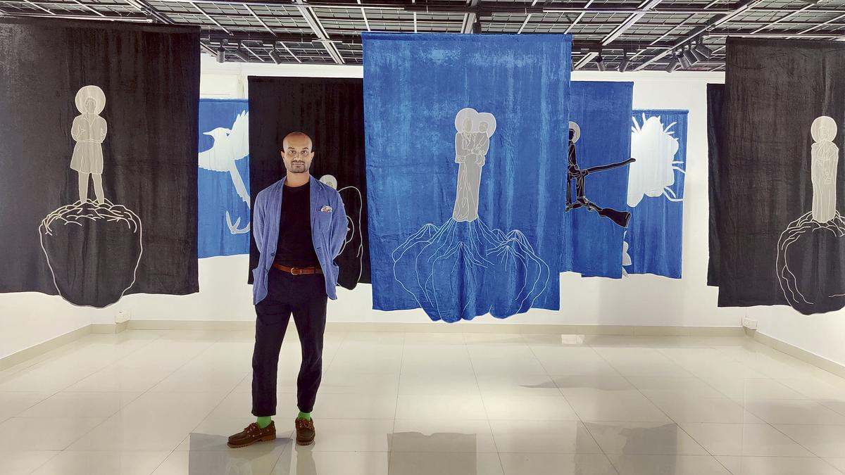 हैदराबाद की कलाकृति आर्ट गैलरी में श्रीलंका से ऑस्ट्रिया तक प्रवास और यादों की खोज करती राकी निकहेतिया की कलाकृतियाँ