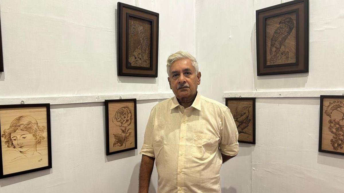 जॉर्ज फर्नांडीज की पायरोग्राफी प्रदर्शनी तिरुवनंतपुरम में चल रही है
