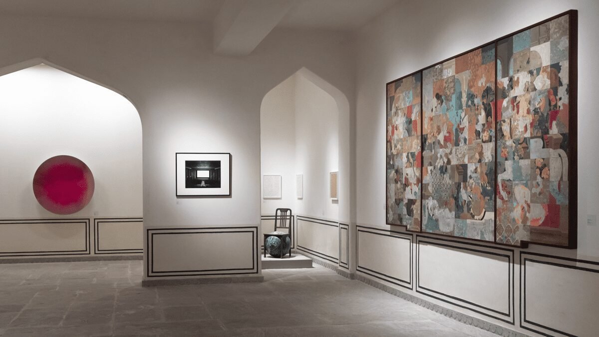 जयपुर कला केंद्र एक ब्लैक-टाई शाम और प्रदर्शनी, देखने का एक नया तरीका के साथ शुरू हुआ