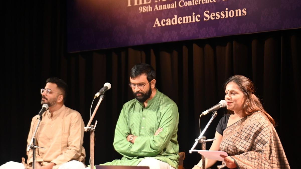 तीन युवा संगीतकार कर्नाटक संगीत में लक्षणा और लक्ष्य के बीच के जटिल बंधन का पता लगाते हैं