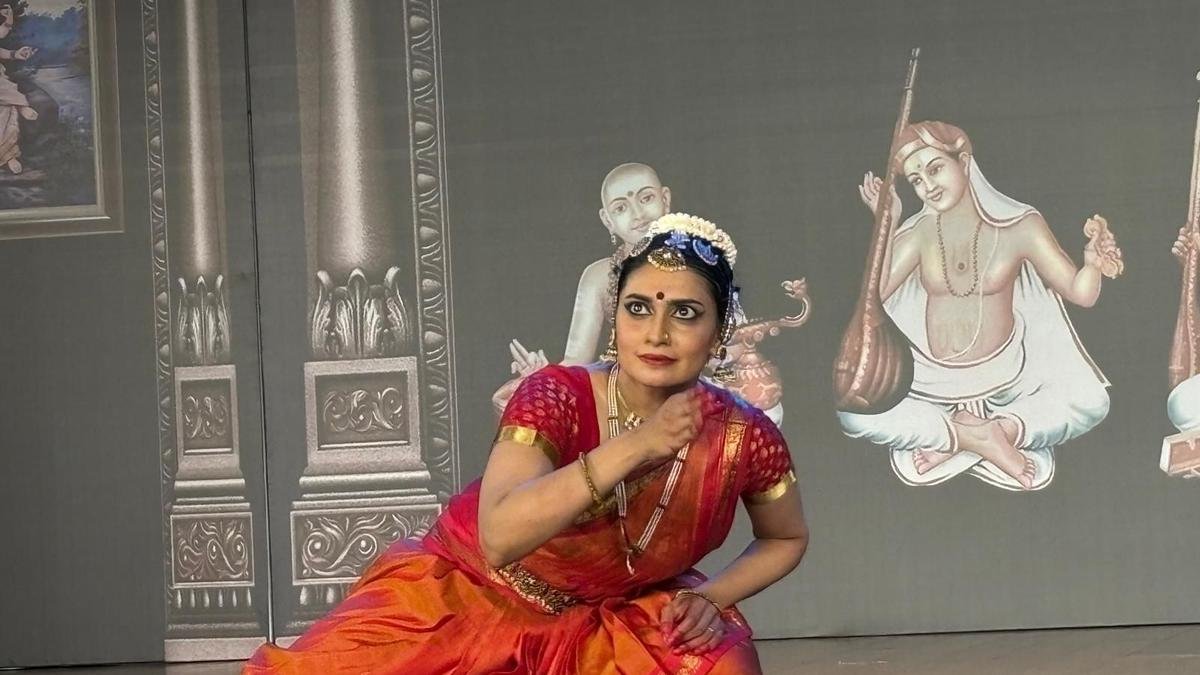 दिव्या रवि ने अपनी मनमोहक कल्पनाओं के माध्यम से अंडाल की असंख्य भावनाओं को अच्छी तरह से सामने लाया