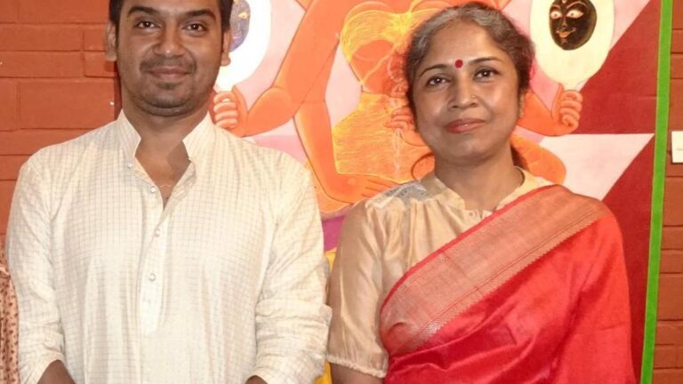 दो शास्त्रीय कलाकार मंच और कैनवास के बीच संबंध का पता लगाते हैं