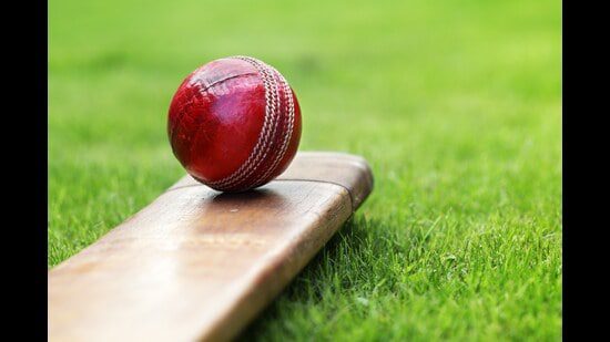 आखिरी गेंद पर निशुंक बिड़ला का चौका टीम की मदद नहीं कर सका क्योंकि चंडीगढ़ को 156/9 पर रोक दिया गया। (आईस्टॉक)