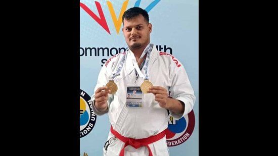 पैरा कराटे खिलाड़ी तरूण शर्मा। (एचटी फोटो)