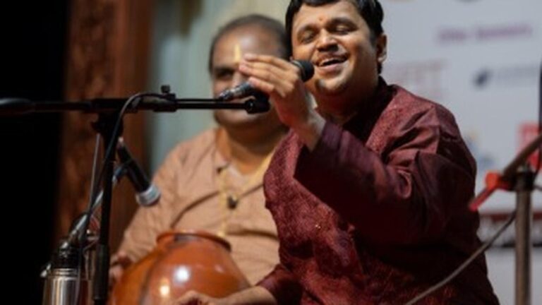 साकेथरमन अपने मार्गाज़ी संगीत कार्यक्रम में आनंददायक आश्चर्य पेश करते हैं
