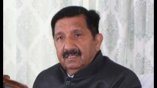 उपमुख्यमंत्री मुकेश अग्निहोत्री ने बुधवार को शिमला में मीडिया को संबोधित करते हुए कहा, “जैसे ही हमने कार्यालय में दो साल पूरे किए, भाजपा ने शोर मचाना शुरू कर दिया है। ये तो बस सत्ता खोने की हताशा है. वे यह स्वीकार नहीं कर सकते कि हिमाचल प्रदेश में कांग्रेस सरकार है, इसलिए वे गैर-मुद्दों पर ध्यान केंद्रित कर रहे हैं। (एचटी फ़ाइल)