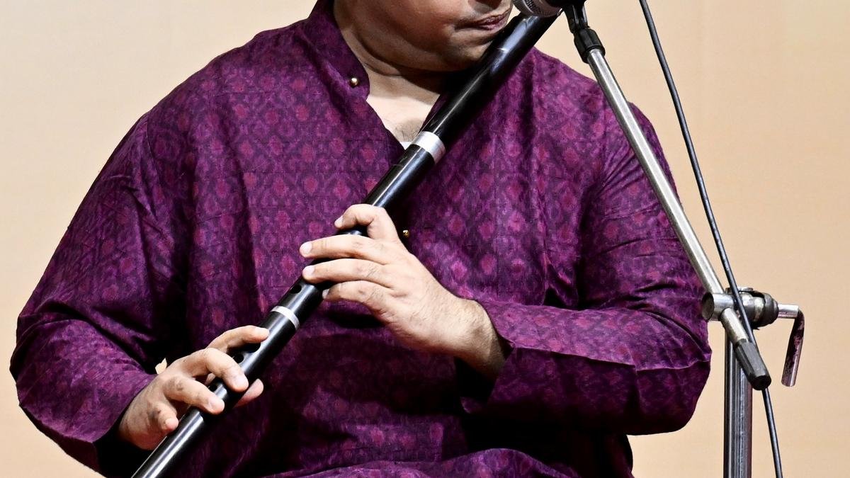 बांसुरीवादक शशांक के संगीत समारोह में दर्शकों को मुख्य राग चुनने का मौका कैसे मिला?