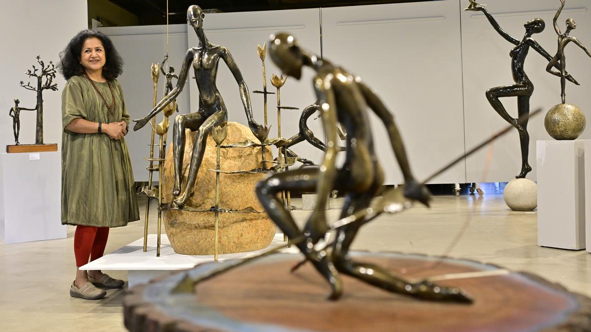 बेंगलुरू | मूर्तिकार डिम्पी मेनन के स्वप्न फुसफुसाने वालों से मेरी मुलाकात