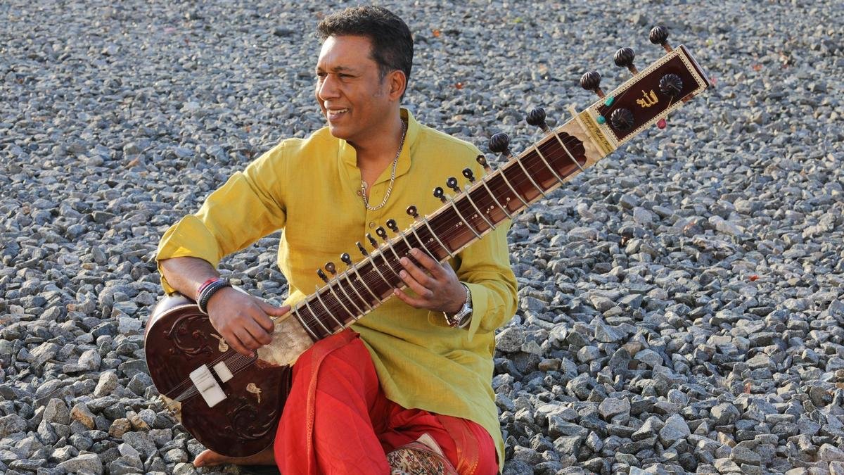 हिदायत खान राष्ट्रगान का पूर्ण सितार संस्करण लॉन्च करेंगे