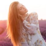 अपनी शादी के दिन के आगे स्वस्थ, चमकदार ताले हासिल करने के लिए टिप्स