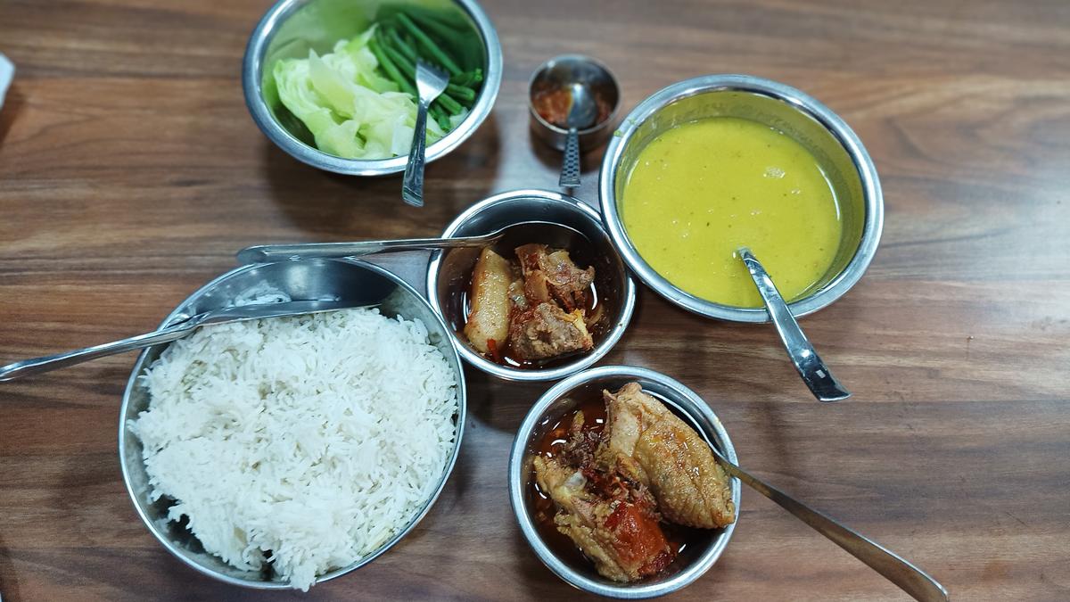 एक नागा मसाले के निशान के माध्यम से यात्रा