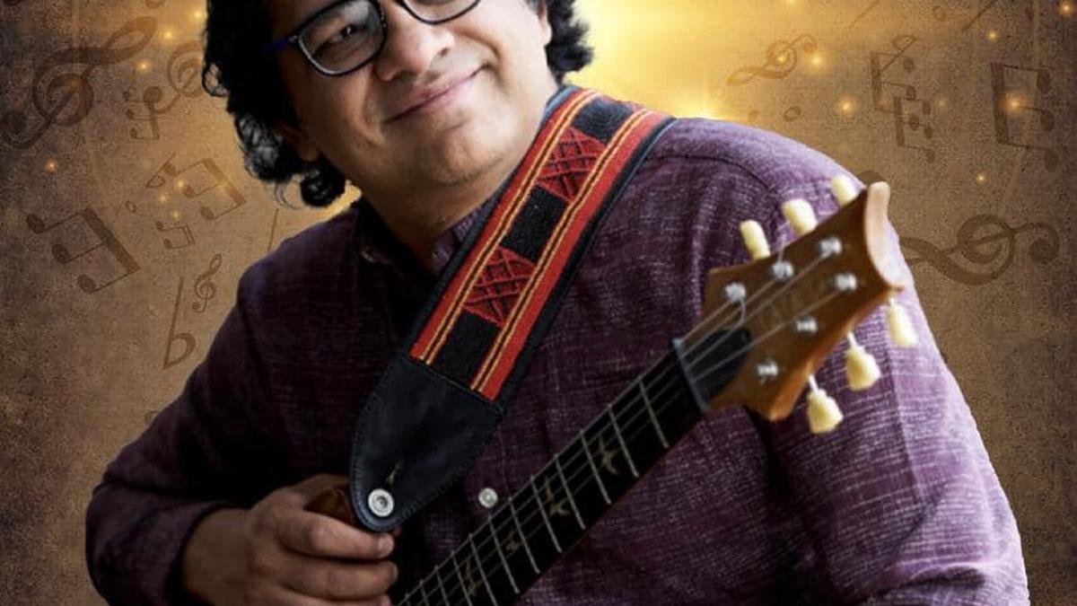 कैसे प्रसन्ना दर्शकों को अपने एकल गिटार शो में मंत्रमुग्ध रखती है
