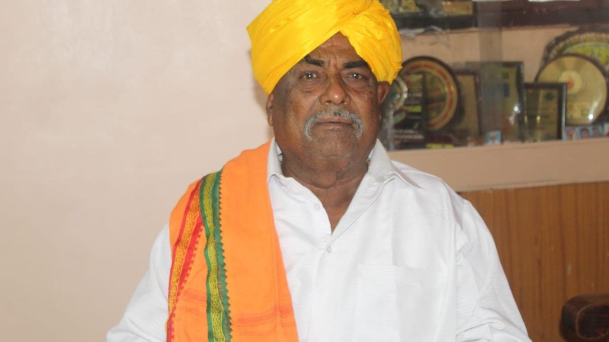 वेंकप्पा अंबाजी सुगतेकर: अनुभवी गोंधाली कलाकार जो आधुनिकतावाद को एक मध्ययुगीन कला रूप में संक्रमित करते हैं
