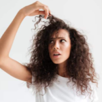 6 हानिकारक सामग्री आपको मजबूत, स्वस्थ बालों और तेजी से विकास से बचने की आवश्यकता है