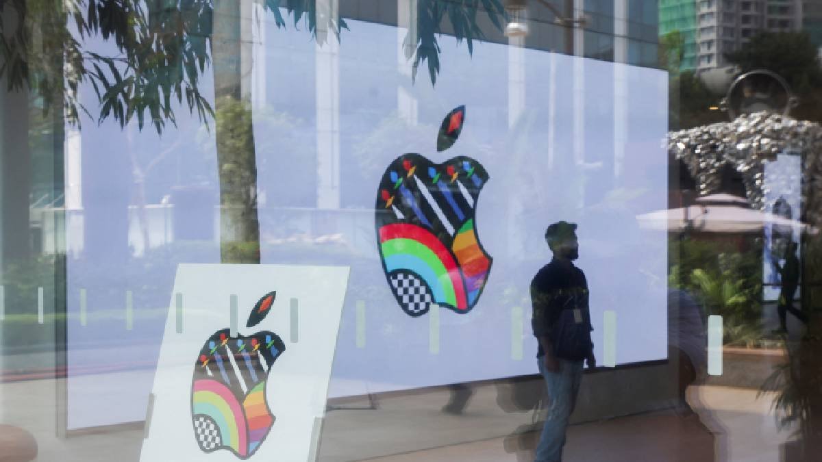 Apple Dissontues IPhones का चयन करें, बैक-टू-बैक लॉन्च के बाद मैकबुक एयर