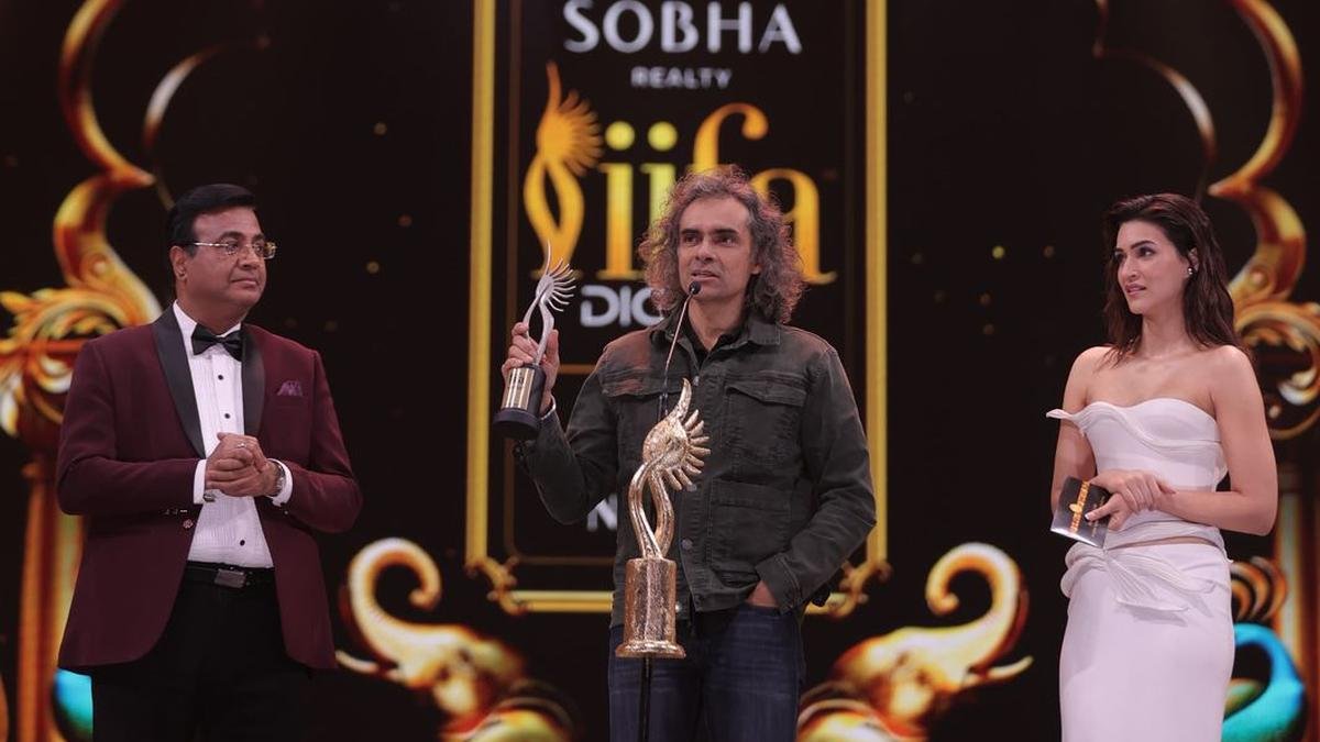 IIFA डिजिटल अवार्ड्स 2025: 'अमर सिंह चामकिला', 'पंचायत 3' विन बिग; यहाँ विजेताओं की पूरी सूची है