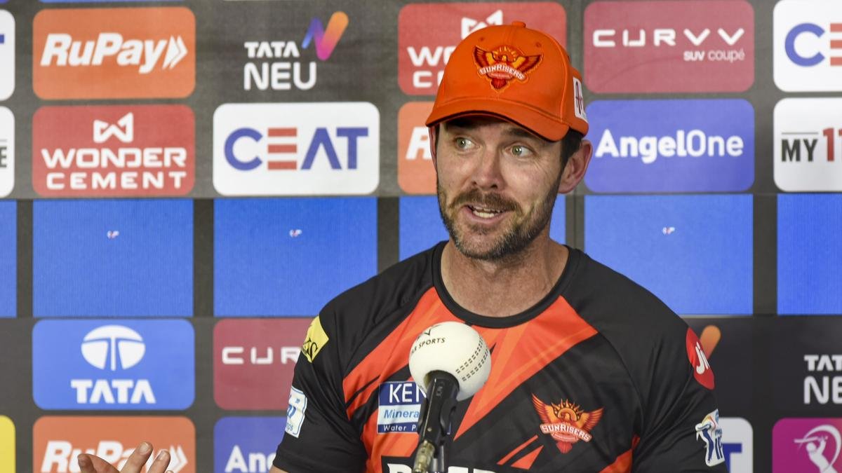 IPL 2025 | एसआरएच के कोच जेम्स फ्रैंकलिन ने कहा कि इस सीजन में पहले 300 रन कुल इस सीजन में संभव है