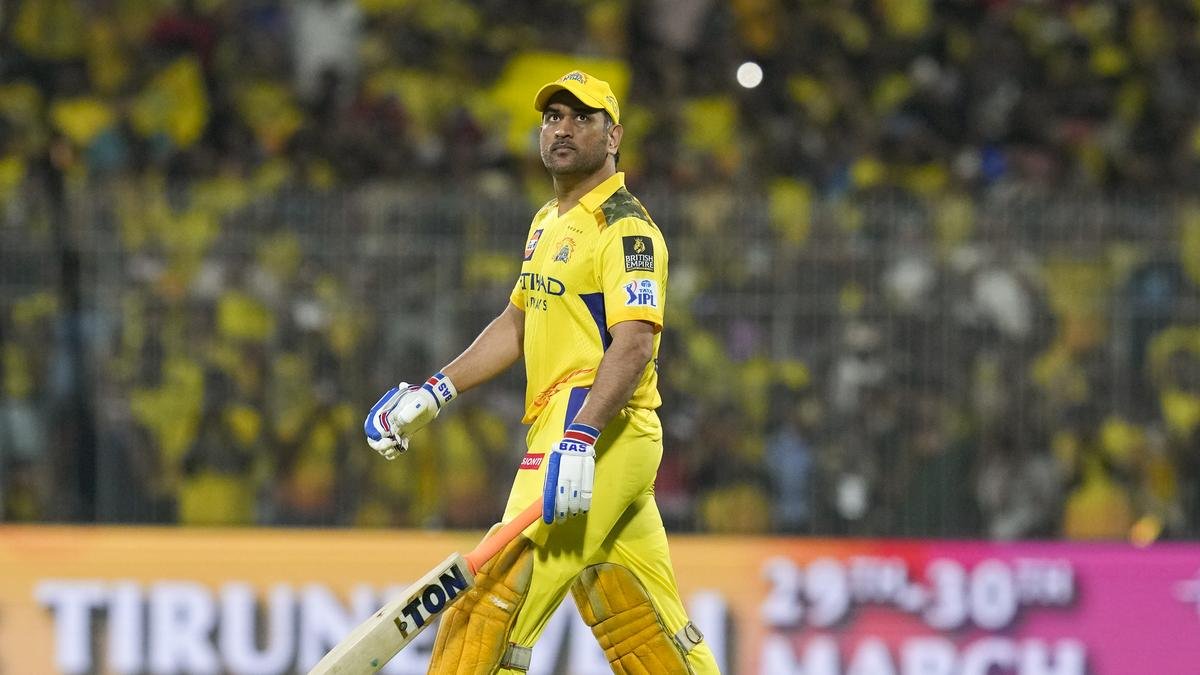 IPL 2025 | धोनी सुरेश रैना को चेन्नई सुपर किंग्स के उच्चतम रन-गेटर बनने के लिए पार करते हैं