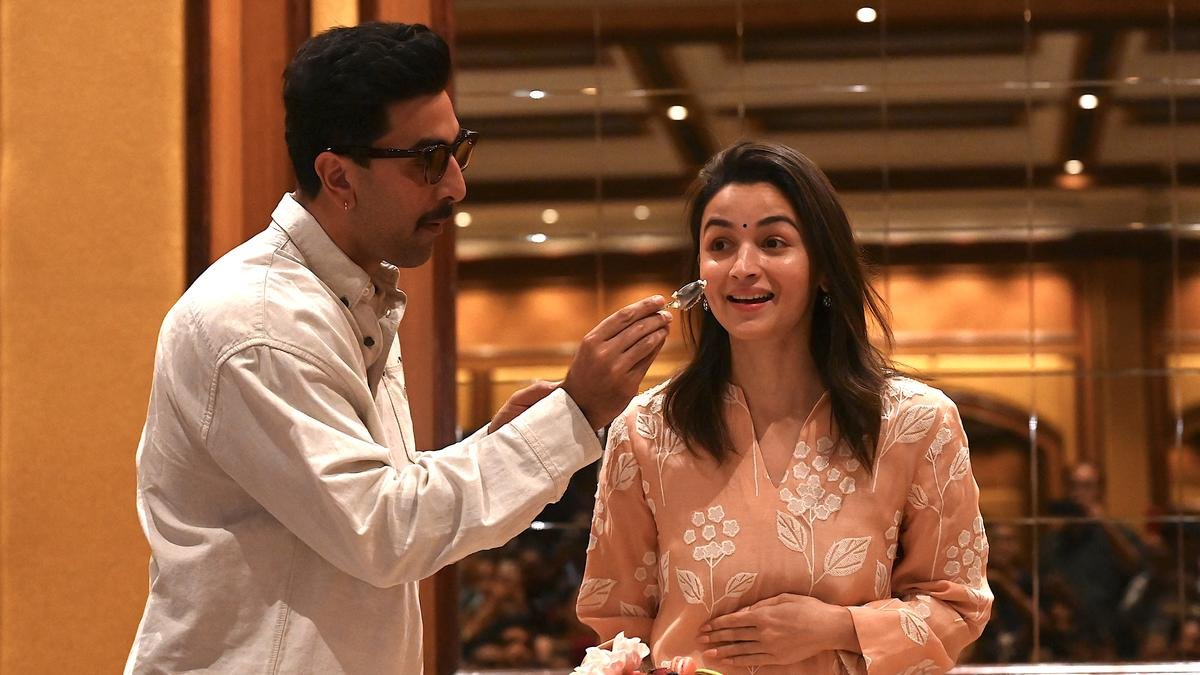 आलिया भट्ट का 32 वां पूर्व-जन्म उत्सव: रणबीर कपूर ने 'ब्रह्मसत्र 2', 'लव एंड वॉर' अपडेट किया