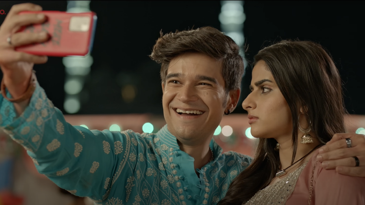 'इन गैलियोन मेइन' मूवी रिव्यू: द लेन्स ऑफ लव एंड टॉलरेंस में