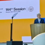 ओलंपिक के प्रमुख बाख के लिए दौड़ में हैवीवेट तिकड़ी आंख का इतिहास