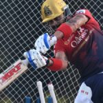 कोहली बल्लेबाजी कर रहे हैं और साथ ही उन्होंने कभी भी आईपीएल में किया है: कार्तिक