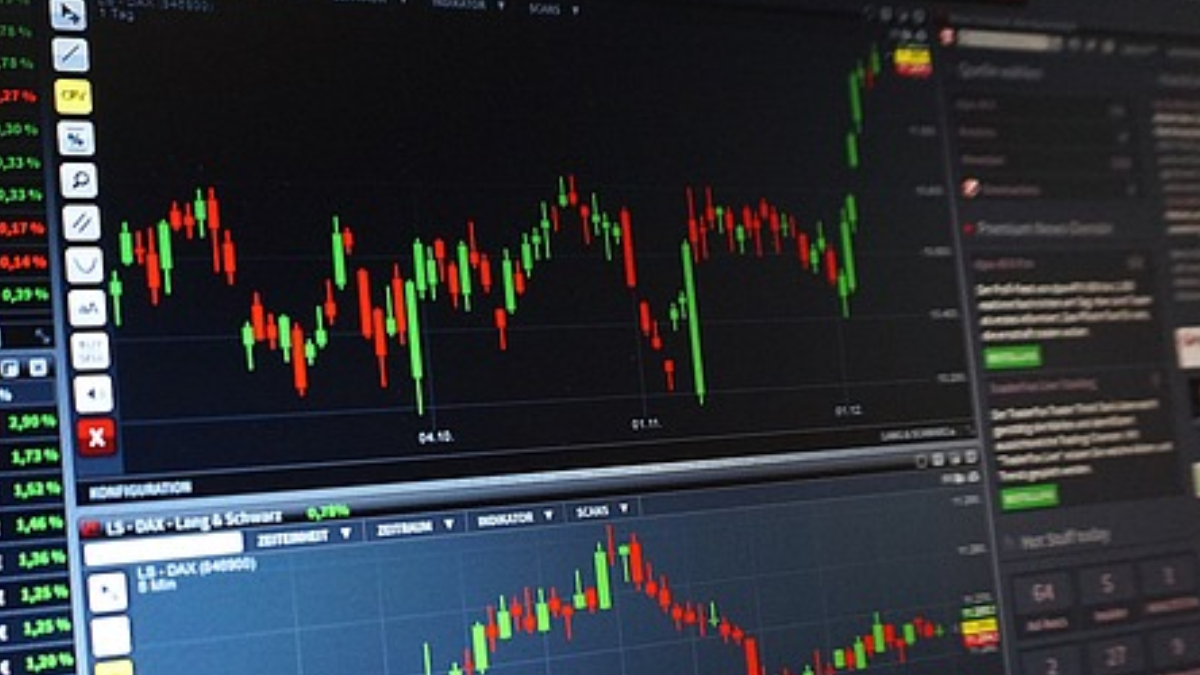 गुजरात -आधारित कपड़ा स्टॉक इस विकास के बाद 8 प्रतिशत कूदता है - विवरण