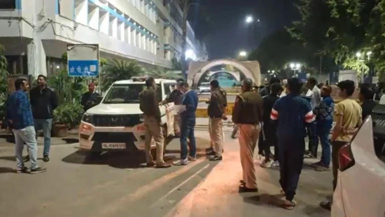 दिल्ली फायरिंग