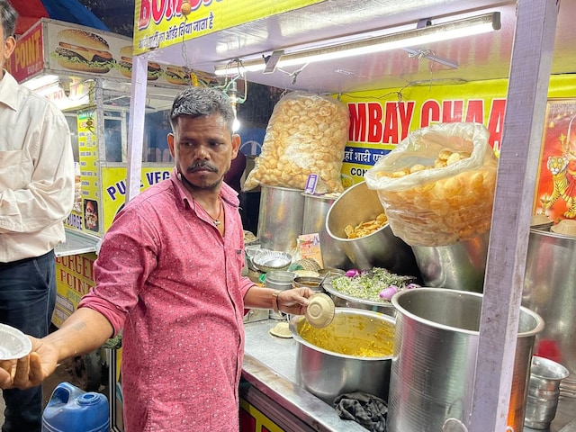दोस्त कार्ट पर हाथ खा रहे थे, अचानक एक करोड़पति बनने का विचार