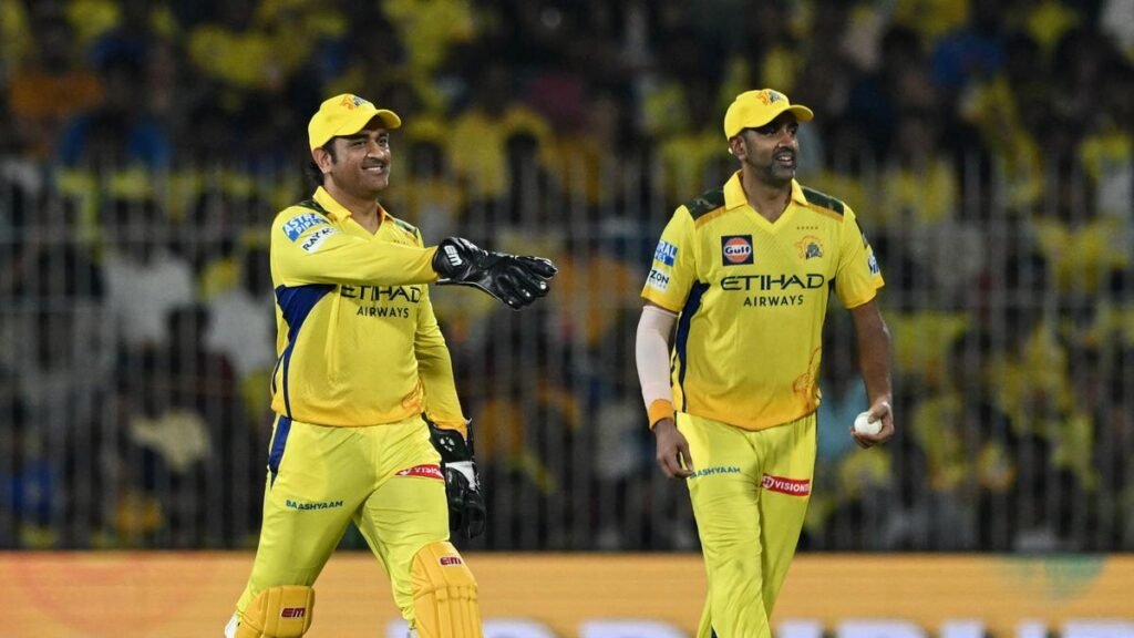 धोनी का एक फ्लैश और अतीत और भविष्य दोनों में एक झांकना