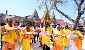 बाबा को अदालत से बाबा को भेजा गया उपहार और कन्हा के दरबार से बाबा