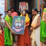 भागयश्री जगन्नाथ पुरी मंदिर में आशीर्वाद मांगता है