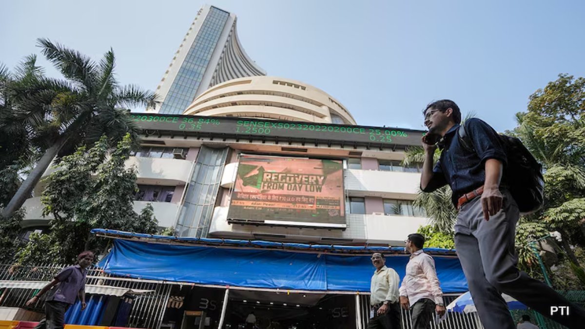 मार्केट ओपनिंग बेल: Sensex Gains 550 अंक, 23,500 से ऊपर निफ्टी