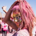 मेंहदी क्रीम बनाम आक्रामक होली रंग: इसका रंग रखते हुए बालों को कैसे मजबूत करें